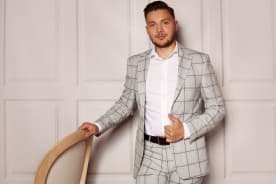 Agent nieruchomości — Przecław: Dariusz Śnieżek