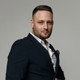 Agent nieruchomości — Warszawa: Oskar Popławski
